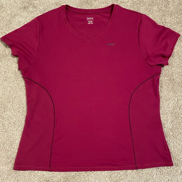 Reebok Tops - 🍇 Reebok PLAYDRY tee